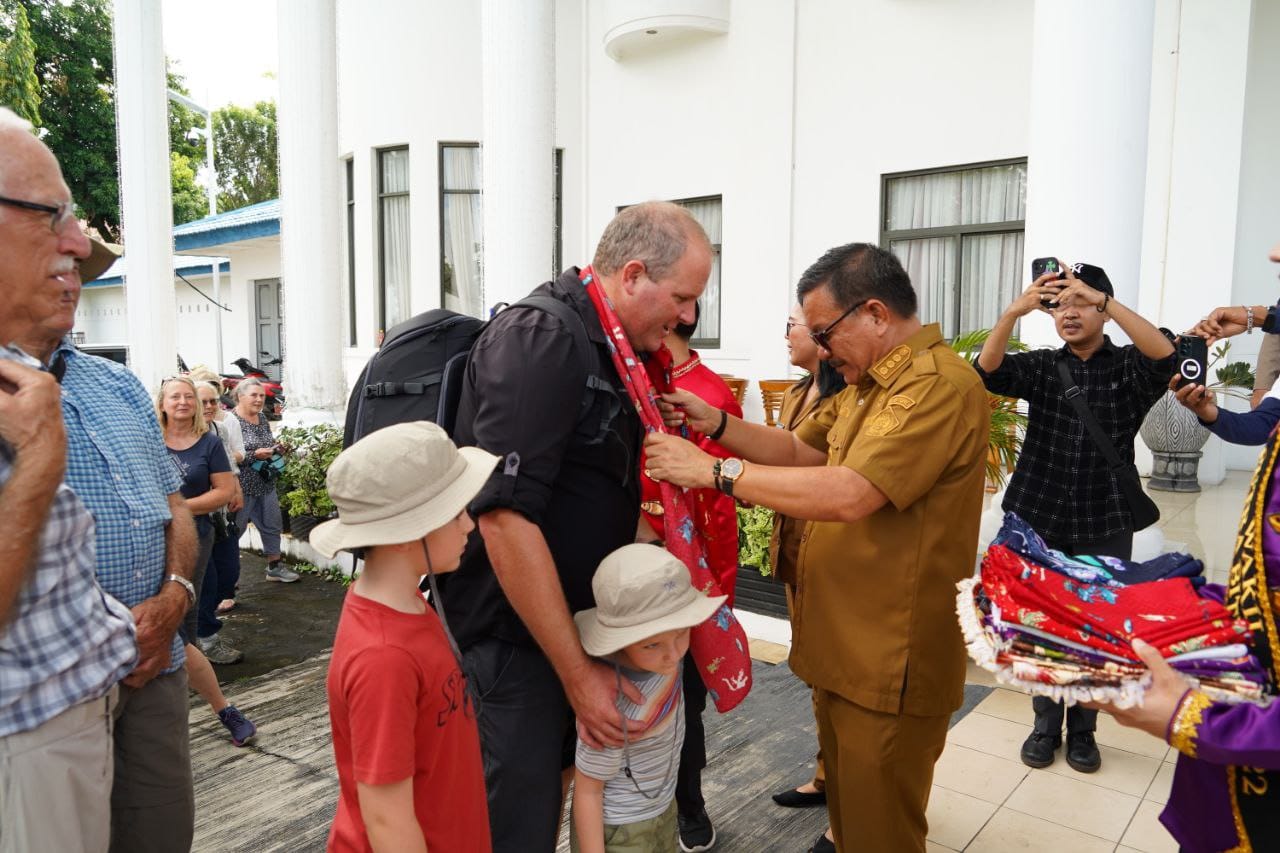 Terima Kunjungan Wisatawan Mancanegara, Walikota Maurits Mantiri Harap ...